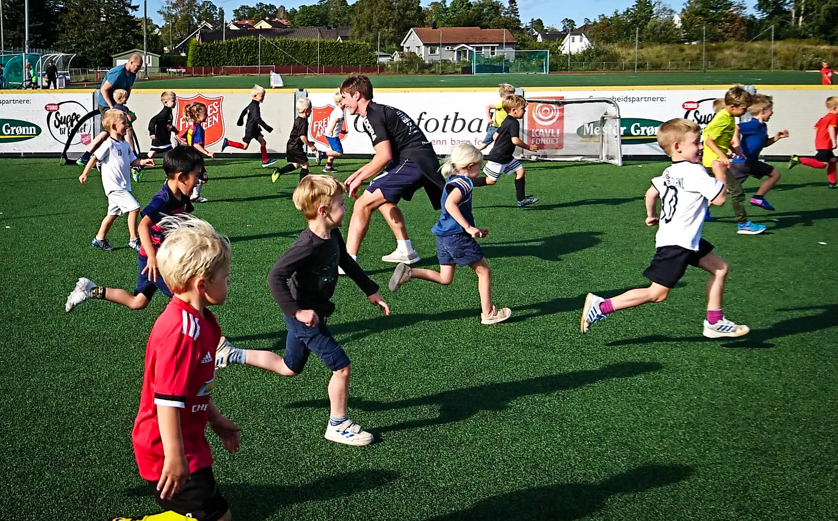 https://www.flintfotball.no/wp-content/uploads/2019/08/glade-fotballspillere-4-5-år.jpg