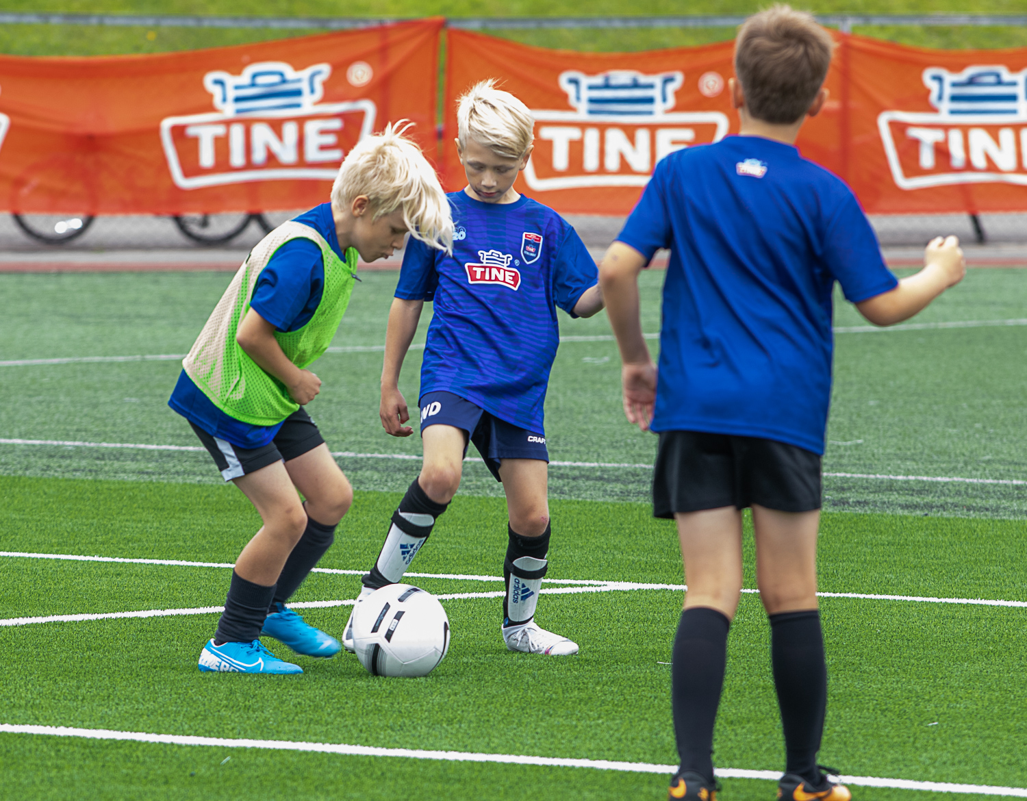 https://www.flintfotball.no/wp-content/uploads/2020/08/Fotballskolen-2020-dag-1-16.jpg