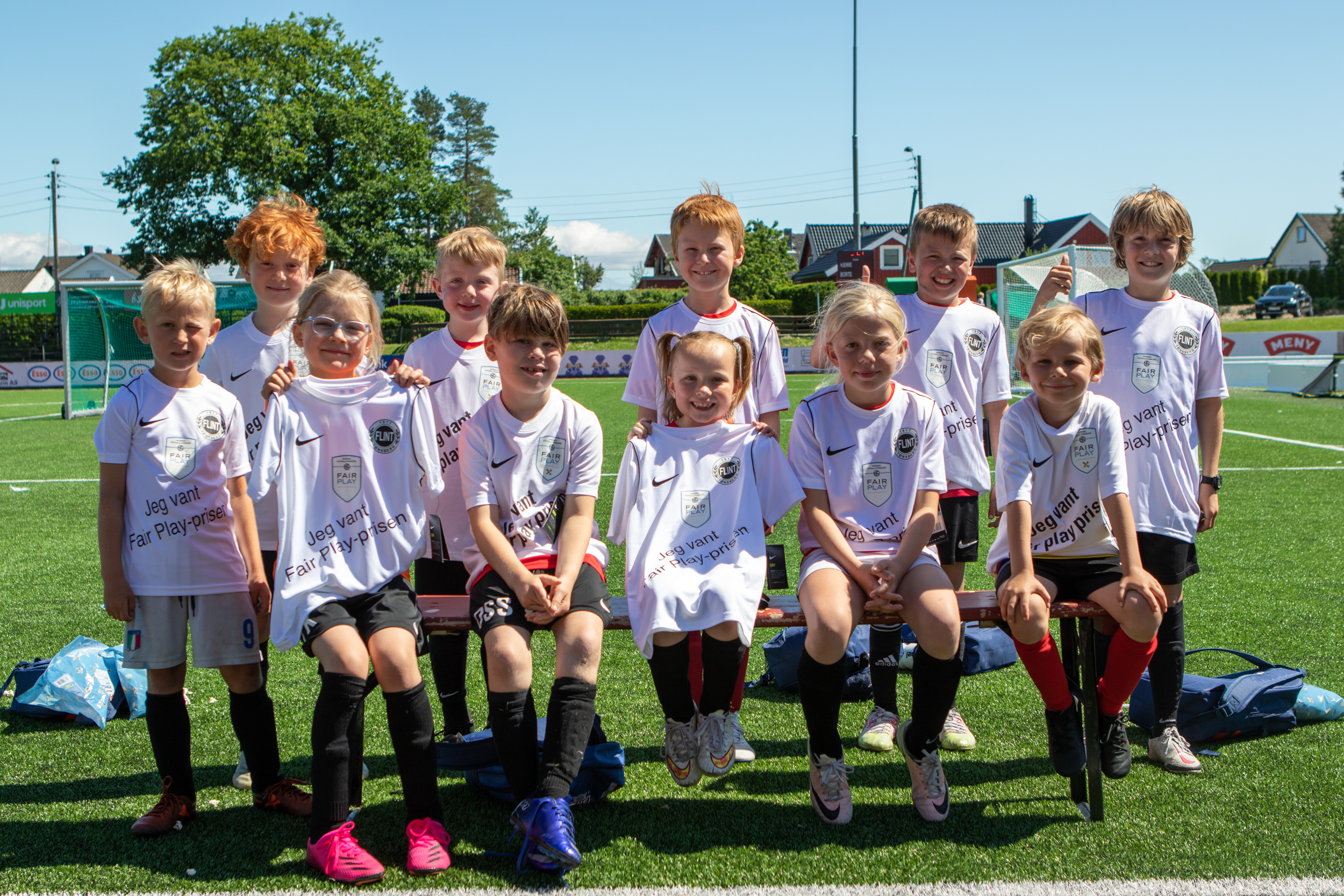 https://www.flintfotball.no/wp-content/uploads/2021/06/TINE-fotballskole-2021-dag-3-37.jpg