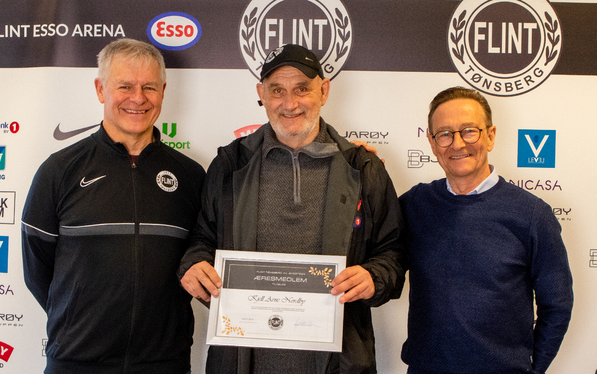 Kjell-Arne-Nordby-æresmedlem https://www.flintfotball.no/wp-content/uploads/2023/03/Kjell-Arne-Nordby-aeresmedlem.jpg