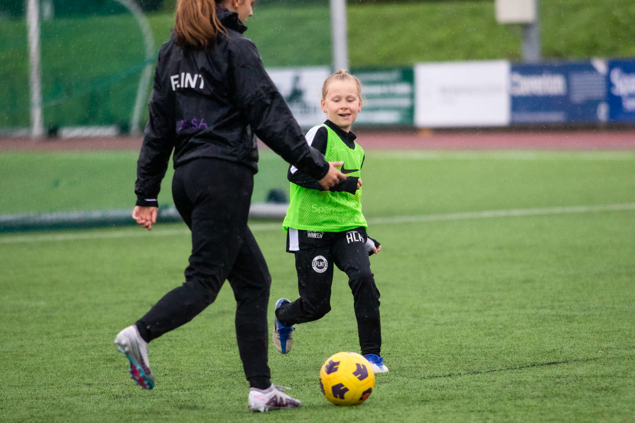 Flint Fotballglede A-damer mot Flint J11 (2012)-11