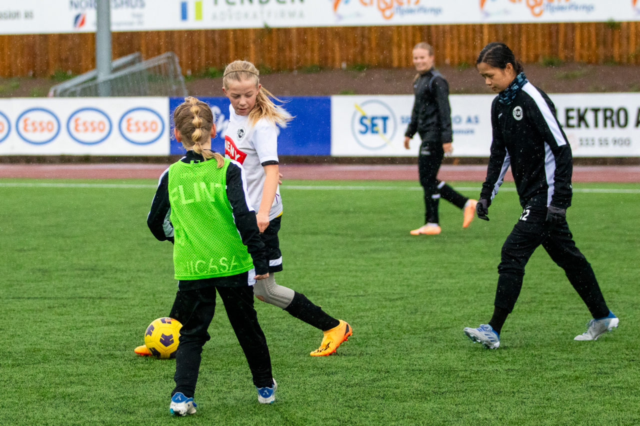 Flint Fotballglede A-damer mot Flint J11 (2012)-15