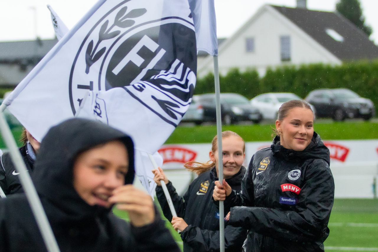 Flint Fotballglede A-damer mot Flint J11 (2012)-2