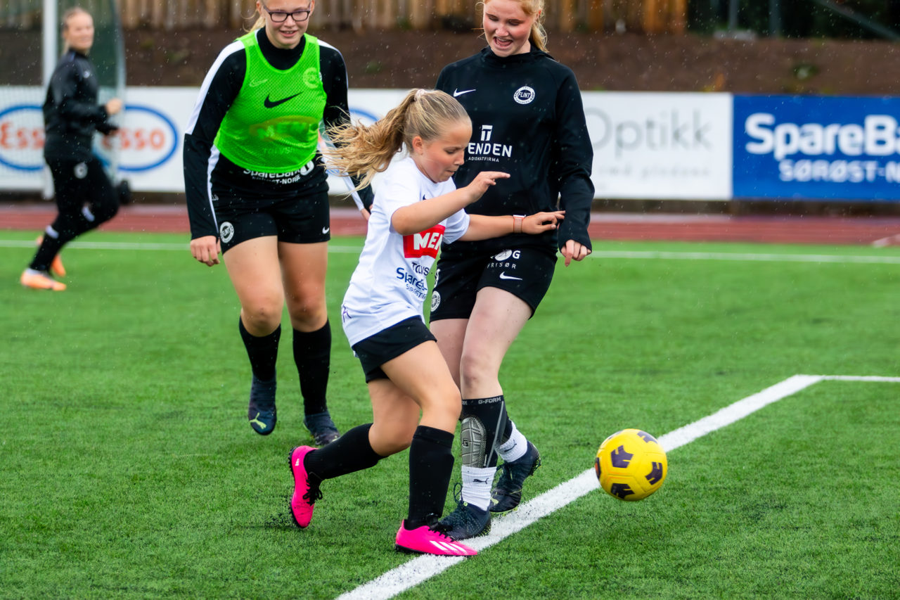 Flint Fotballglede A-damer mot Flint J11 (2012)-9