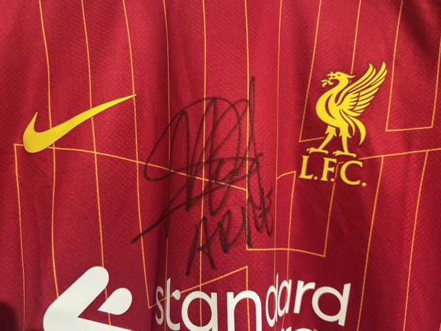 Draktauksjon – signerte drakter fra Liverpool, Leeds, Juventus, Chelsea og Swansea