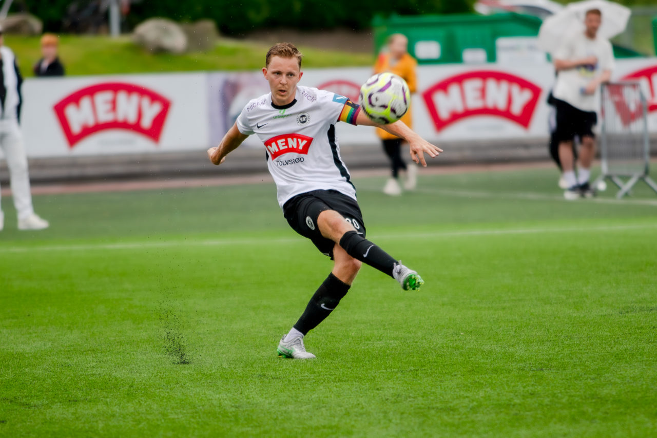NM Flint-Eik - Tv2-29
